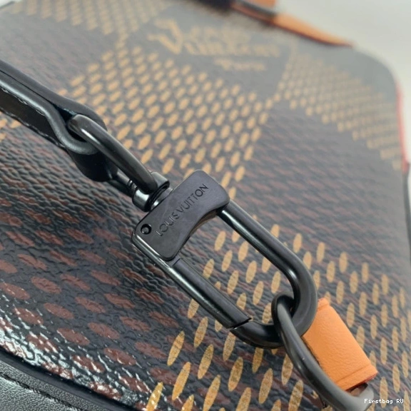 First bag SLING LOUIS BAG AMAZONE NIGO VUITTON 0809